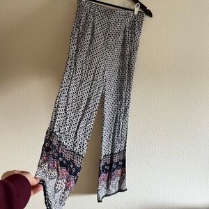 EUC Hollister Size Medium Multi Colored Design Flowy Linen High Rise Pants
